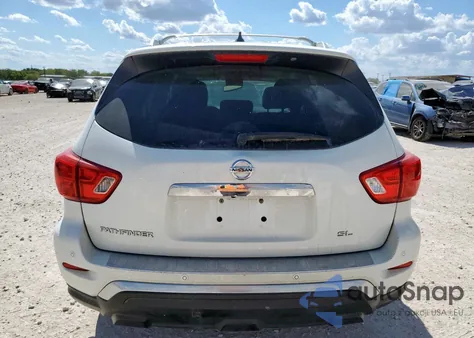 2017 Nissan Pathfinder S z USA, uszkodzony, nr VIN 5N1DR2MN2HC608407